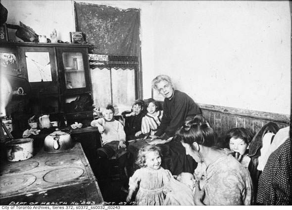 20130910-Slums-Breastfeeding