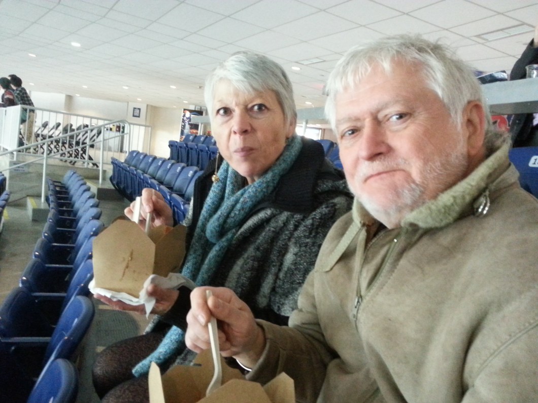 Poutine au match de hockey