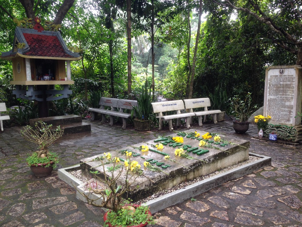 Alexandre Yersin grave
