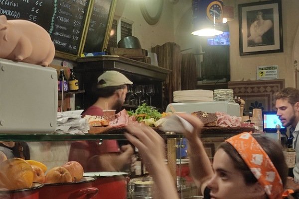 intérieur de la prosciutteria