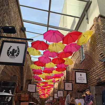 Camden market parapluies